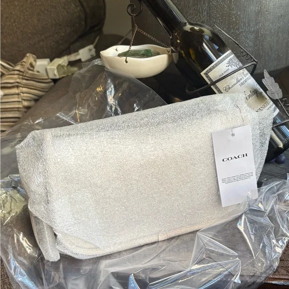 Authentic COACH 1941 Signature jacquard/Glovetanned turnlock zip closure Crosby - Picture 14 of 15